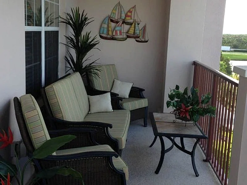Emerald Isle Penthouse Condo next to the Pool @ Vista Cay