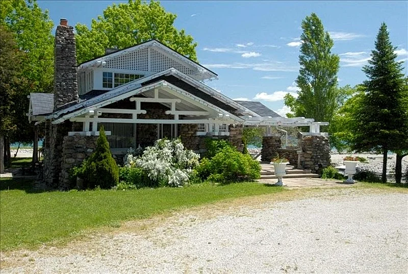 Owen Sound - 4 Bedrooms and 1 Bathroom in Owen Sound, ON