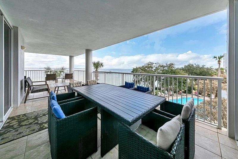 Destin West Heron 303