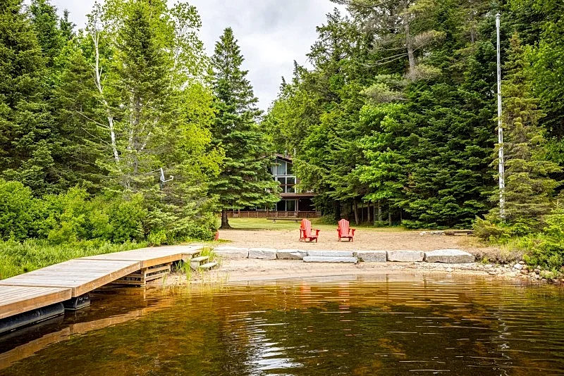 Appealing Beachfront Cottage #472 by Clam Lake