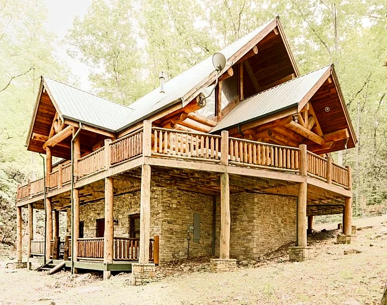 Business wifi, privacy, luxury, creek, firepit, theater, comfort and unique