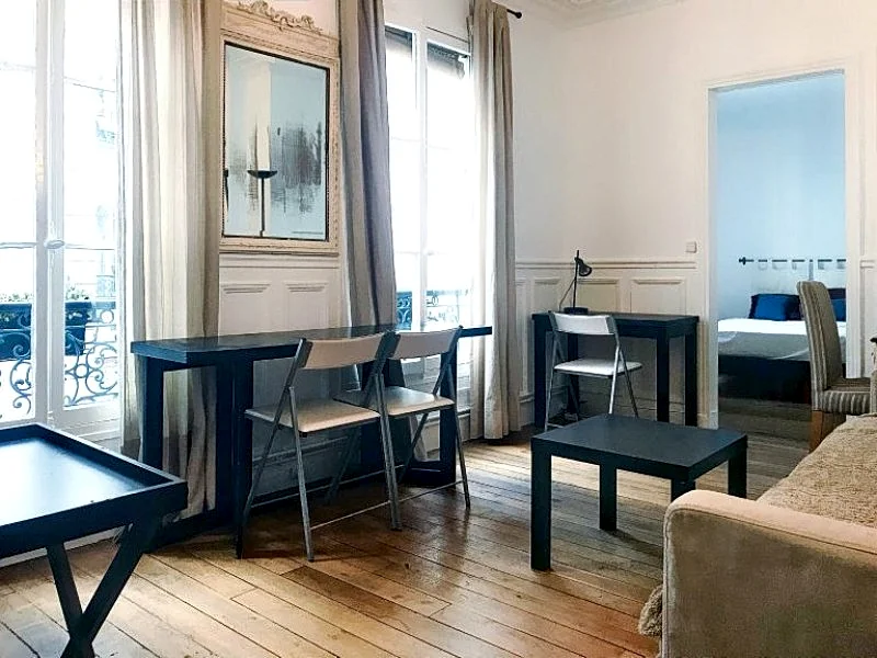 VERRERIE very central 1 bedroom next to Hotel de Ville