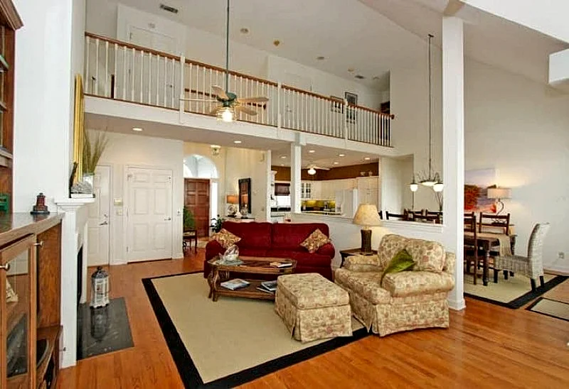The Lighthouse- Oceanfront, 2 Large Decks & Open Floorplan