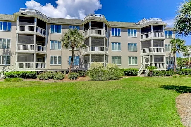 Ocean Views Abound! Large Screen Porch