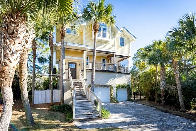 Sweet Carolina- Private Pool, Luxury Accommodations! Short Walk to Beach