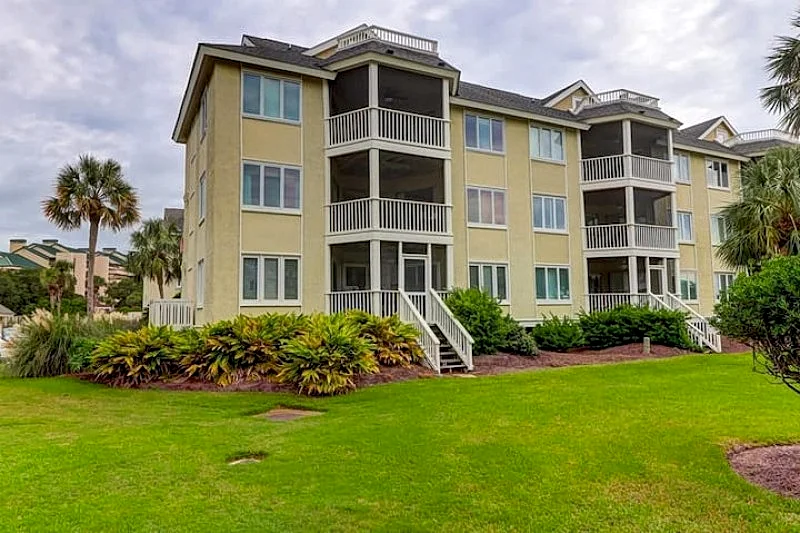 End unit, Ocean views, 1st Floor w/steps off screen porch, Flexible Cancellation