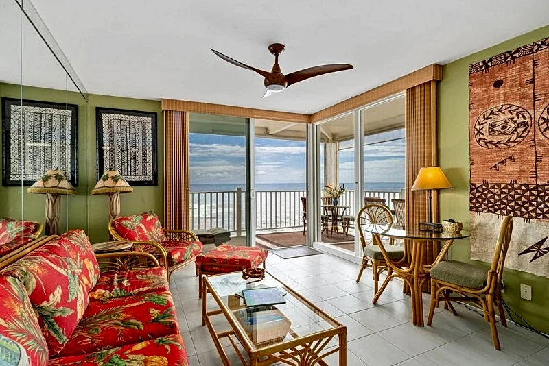Hale Kona Kai 212 - Absolute Oceanfront condo with large wraparound lanai