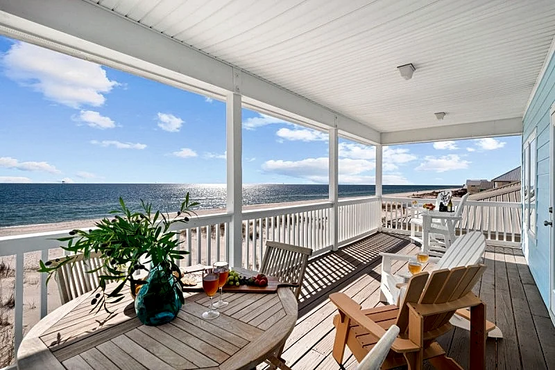 Direct Gulfront Family friendly Modern Home!