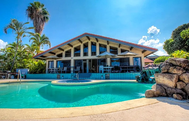 Big 3BR/4BA, 3056 sq ft Kona Home with Pool/Jacuzzi, Ocean View, Sleeps 16 max