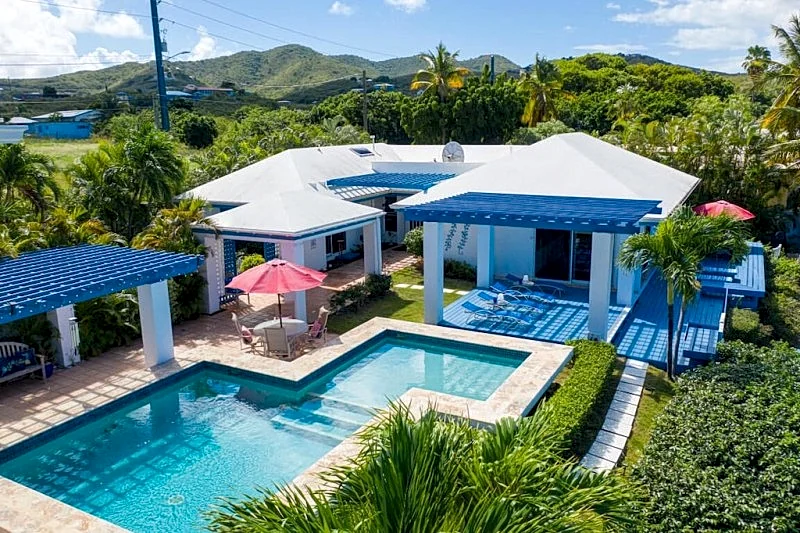Oceanfront Luxury Villa with Privacy, Ocean access, Views