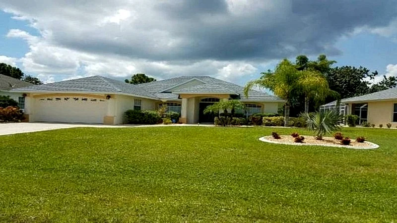 Beautiful, Clean, 3 Bed, 3 Bath, South Facing Heated Pool. No Hurricane Damage