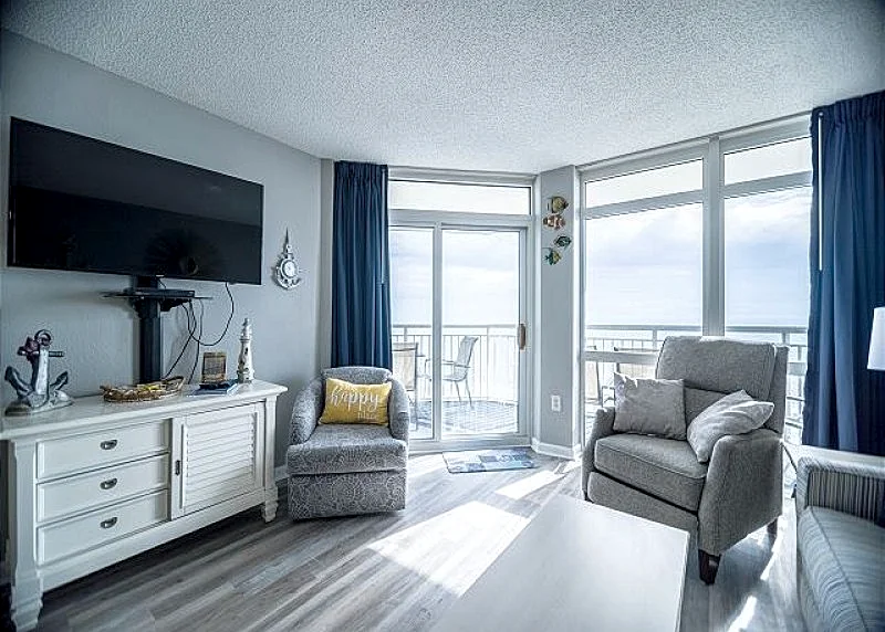Recently Renovated Oceanfront condo at great resort + FREE DAILY ACTIVITIES!