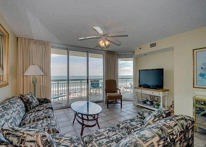 Oceanfront luxury condo and great amenities + FREE DAILY ACTIVITIES!