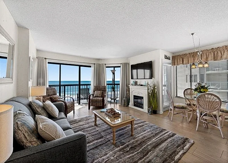 Oceanfront corner condo in quiet building + FREE DAILY ACTIVITIES!