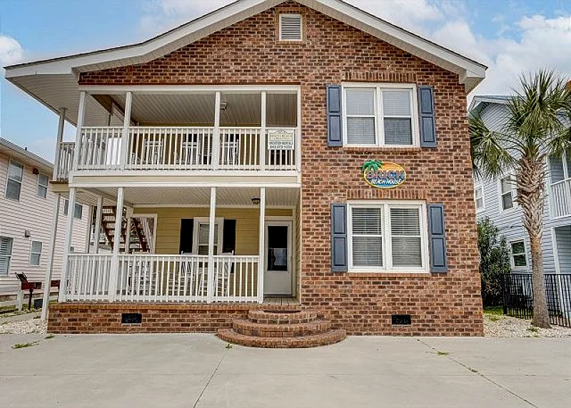 Newly Refurbished - Beach House with pool & hot tub + FREE DAILY ACTIVITIES!!