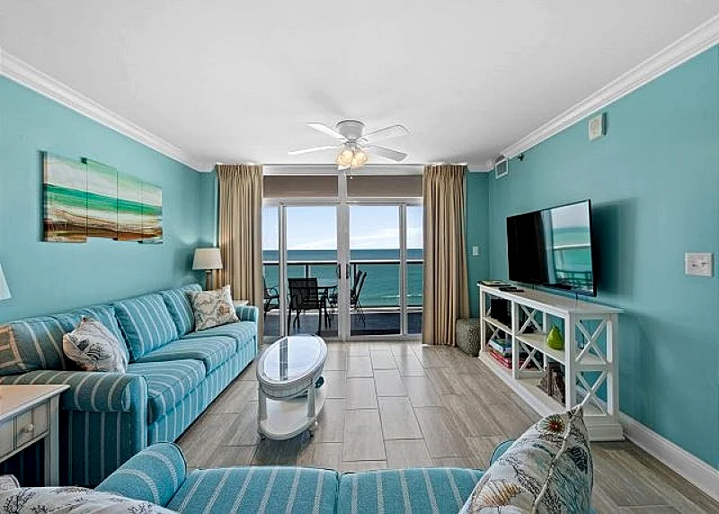 Beautifully remodeled, oceanfront condo + FREE DAILY ACTIVITIES!!!