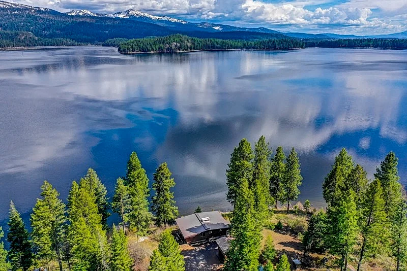 Laur House on Little Payette Lake - Lakefront - Deck - Trailer & pet friendly - WiFi