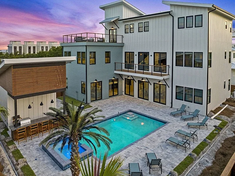 Emerald Palace | Pool | Hot Tub | Game Room | Weddings | Movie Room