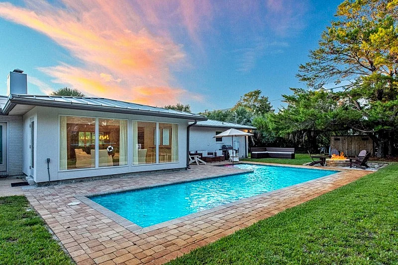 Salty Maria 5th home off Private Beach | Heated Pool | FREE Golf Cart
