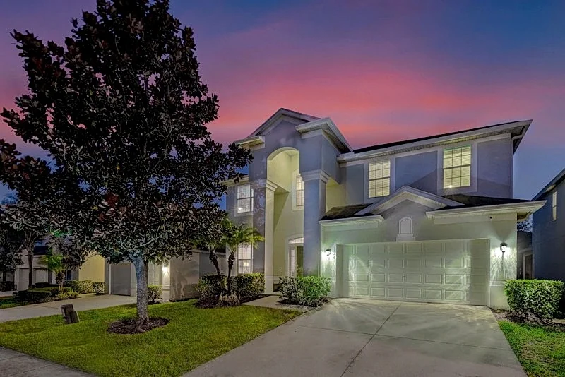 Welcome To Magnolia Blossom Villa! South Facing Pool in Prime Location