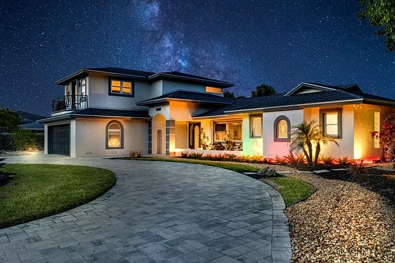Siesta Key 5-Bedroom Luxury home, Walk to Beach or Village