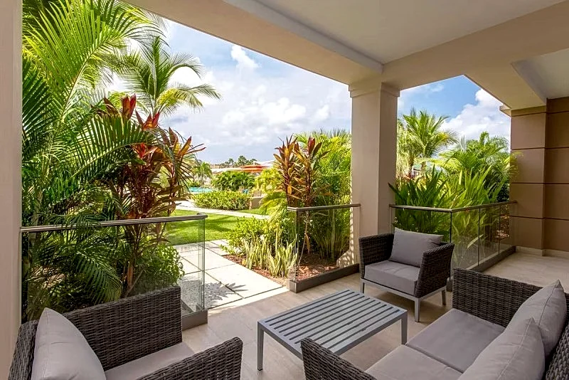 Steps from EAGLE BEACH - LEVENT RESORT - Ocean Garden 2BR condo - LV107