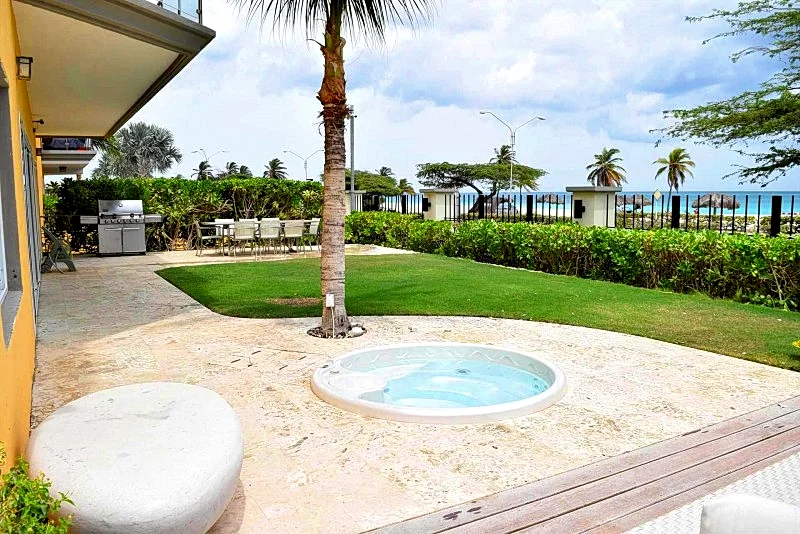 BEACHFRONT- EAGLE BEACH - OCEANIA RESORT - Grand Regency 5BR condo - BG131