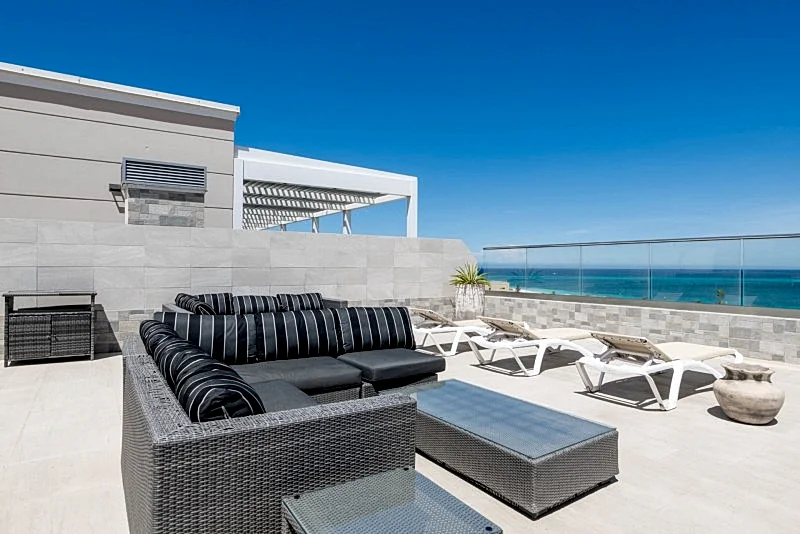 BEACH VIEW - EAGLE BEACH - LEVENT RESORT - Chic View Penthouse 3BR condo - LV603