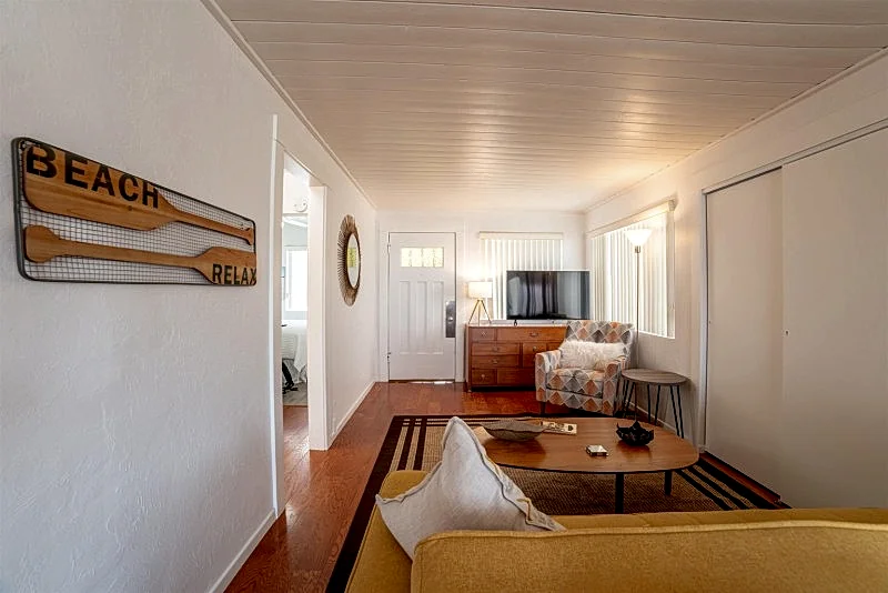 Charming Hermosa Beach Cottage, Cozy Coastal Retreat with BBQ Patio - SCVR