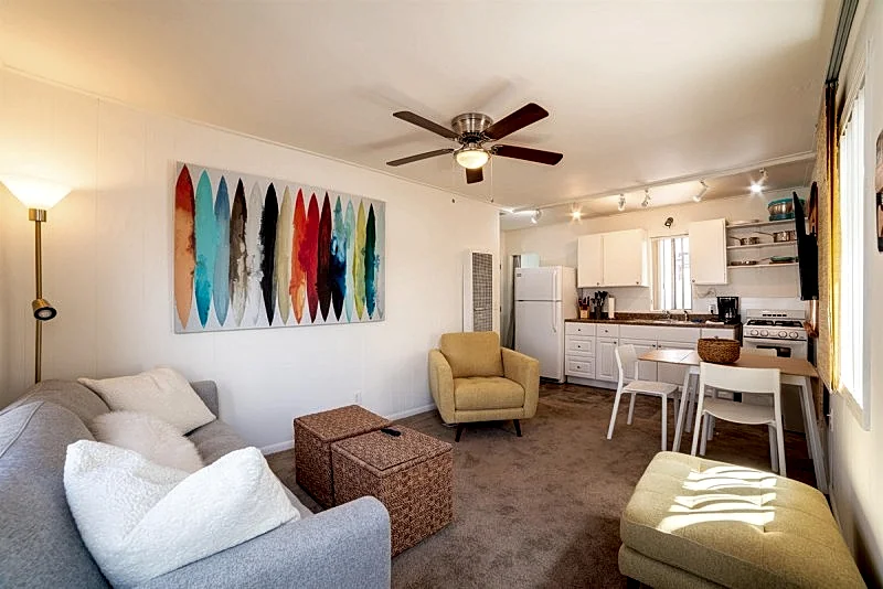 612 Bayview Classic Beach Surfer Pad, Cozy Coastal Escape in Hermosa Beach