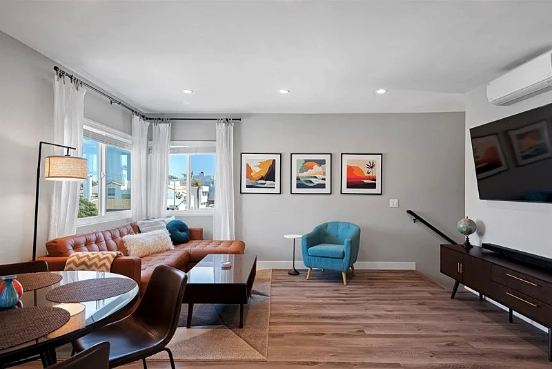 Charming Hermosa Beach Retreat – Cozy 2-Bedroom Escape with A/C and Garage