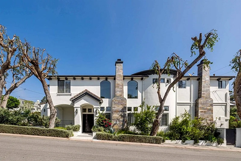 Stunning 4-Bed, 4.5-Bath Luxury Home in Manhattan Beach’s Coveted Tree Section