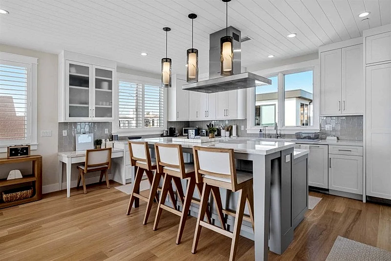 Stunning 4-Bedroom Executive Townhome Steps from the Manhattan Beach Pier