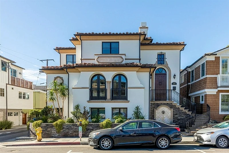Immaculate 3,000 Sq Ft Hermosa Beach Luxury Home – 1 Block from the Ocean