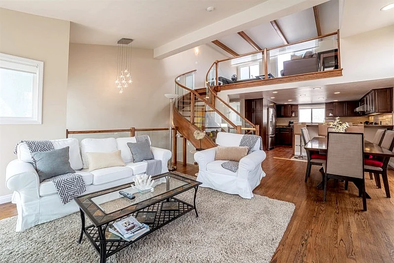 Beautifully Furnished 3-Bed Townhome with Stunning Ocean Views in Hermosa Beach