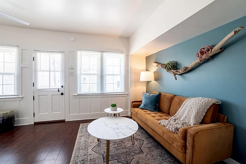 Charming Large 1-Bed Retreat Just Steps from the Sand - Hermosa Beach