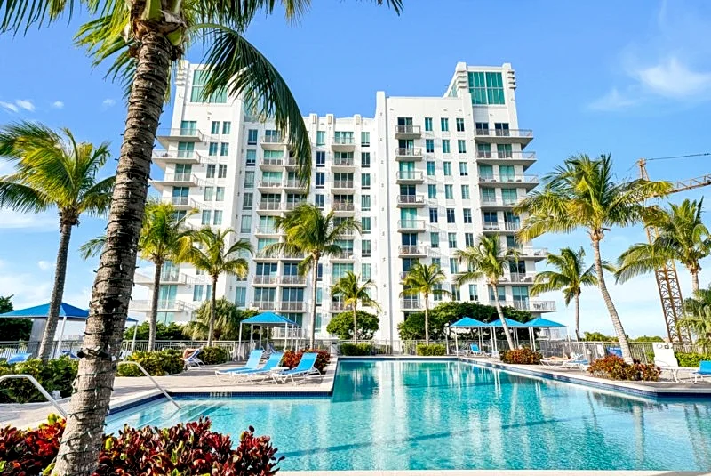 West Palm Beach's Chic "The Edge" tower 2/2 Corner Unit