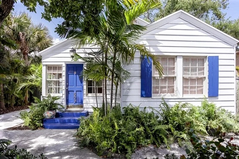 Palm Beach Oasis 3BD/3BA in WPB | Private Pool | Minutes to Downtown & Beach