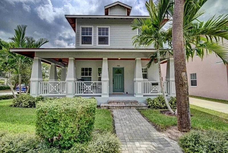 Grey Mist Modern 3BD/2.5BA | Walking Distance to Downtown WPB