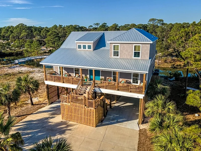 Seize the day at a luxury home in front of the gulf - Great Escape to Dauphin Is