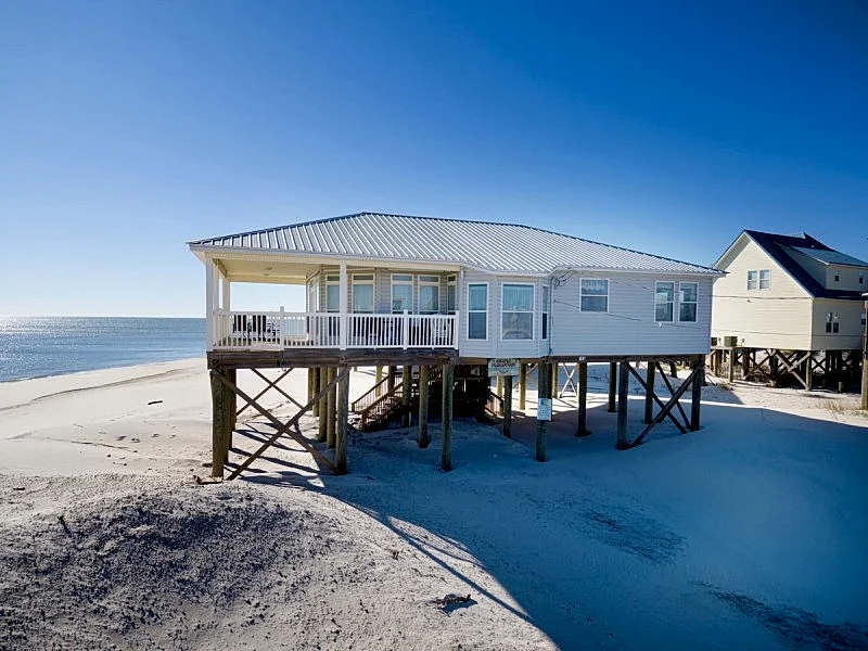 Simple Pleasures - 3 bedroom Gulf-front home, watch the surf from deck!