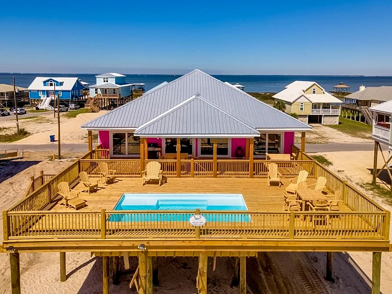 Private Heated Saltwater Pool! Beach Volleyball Pit! - This is Heaven