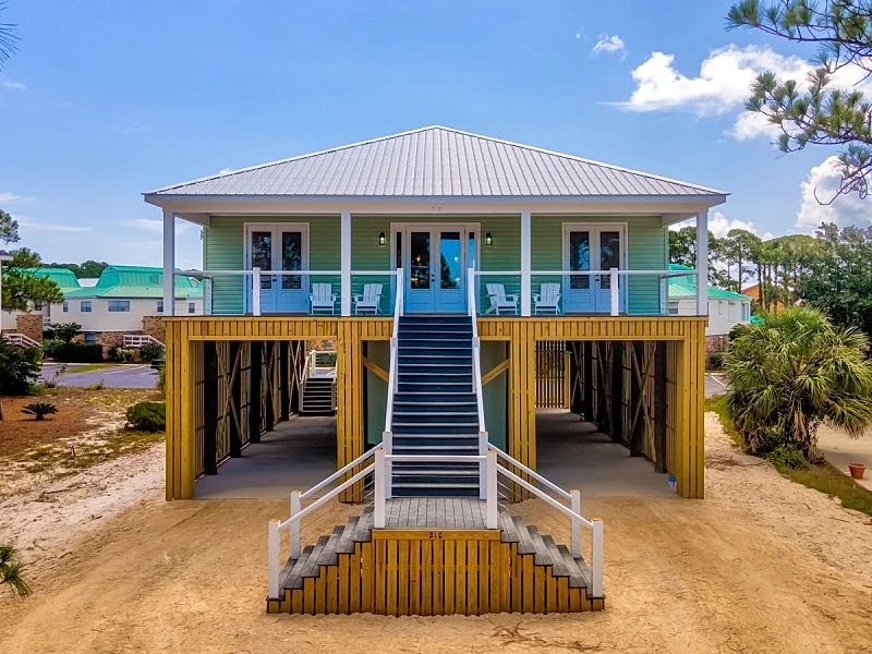 Southern Comfort - Beautiful gated community with gulf access.