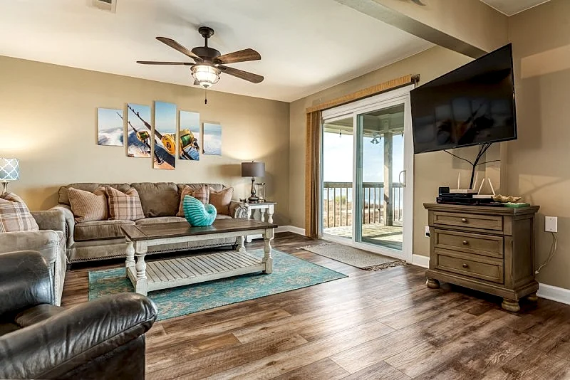 Spacious Waterfront Beach House with Private Pier and Boat Dock – Chele’s Baysid