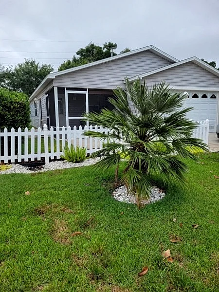 Sellers Ct | Location! Walk to Lake Sumter Landing! 2 Villa w/ Gas Golf Cart, BBQ & WiFi
