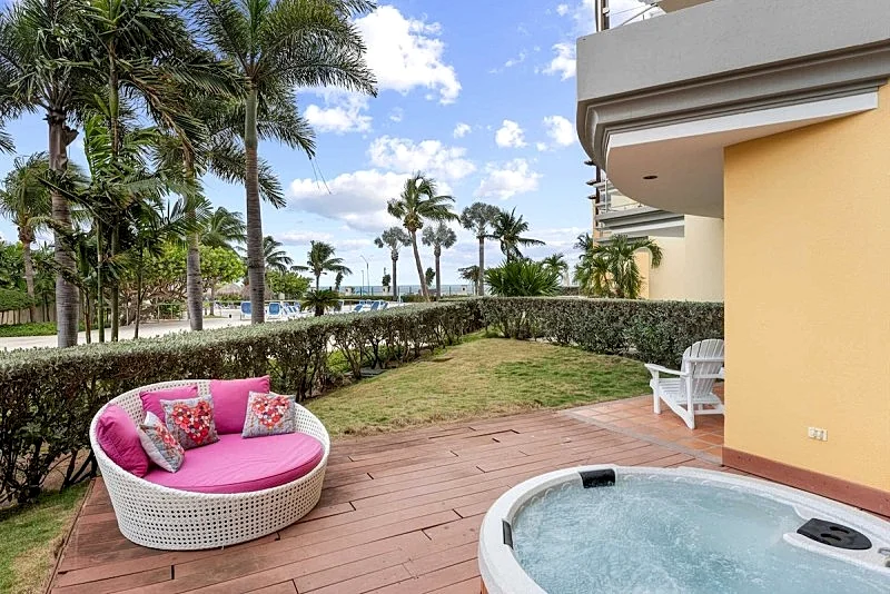 Beachfront - Beach Garden 2BR condo - E124
