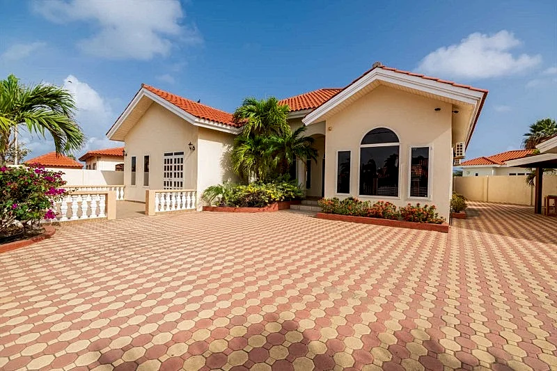 OJ88 - Private Villa with pool - Close to Palm Beach