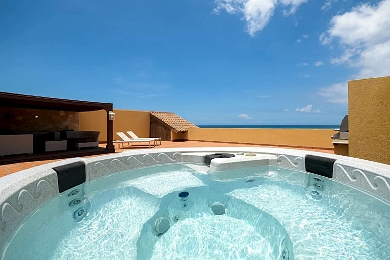 Beachfront - Amber Penthouse 2BR condo - P512