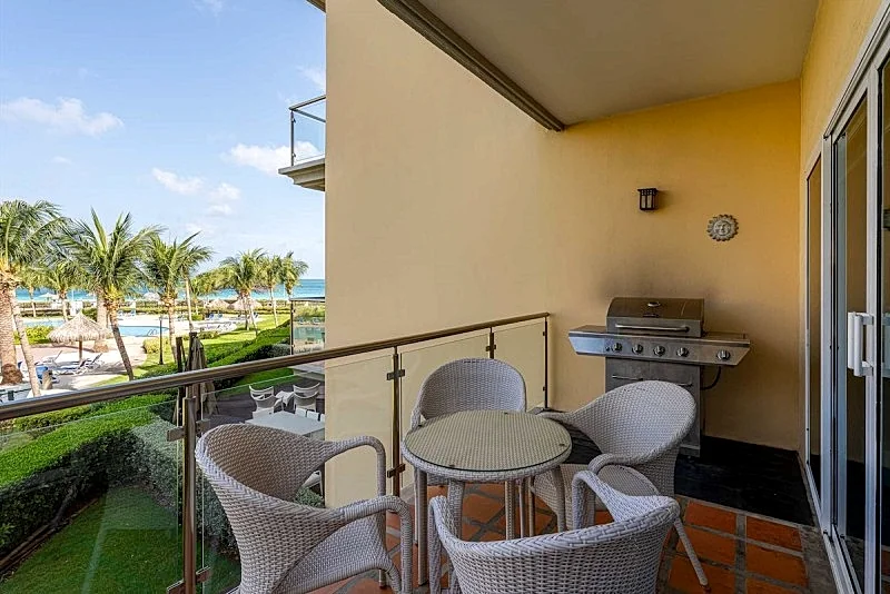 Beachfront - Ambiente Elegante 2BR condo - BC256