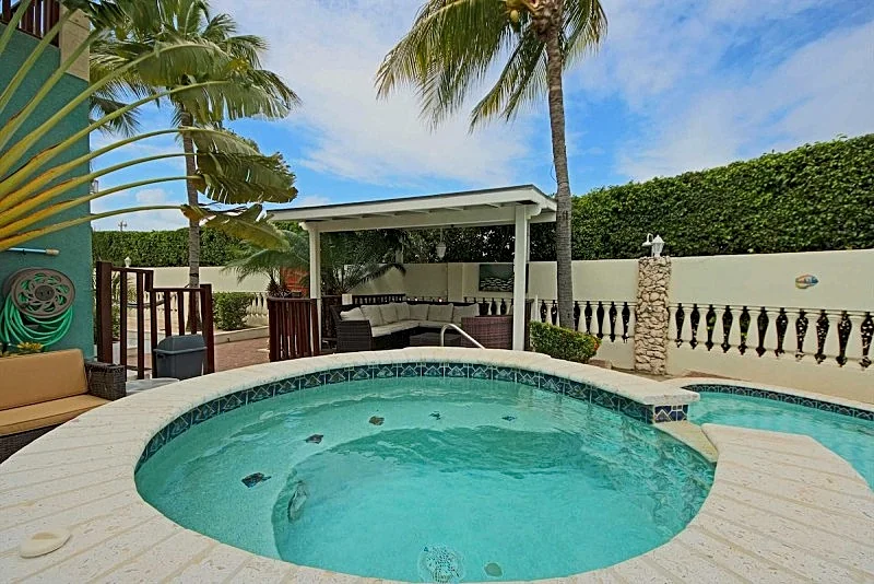 PB98B - Private Villa with pool - Close to Palm Beach